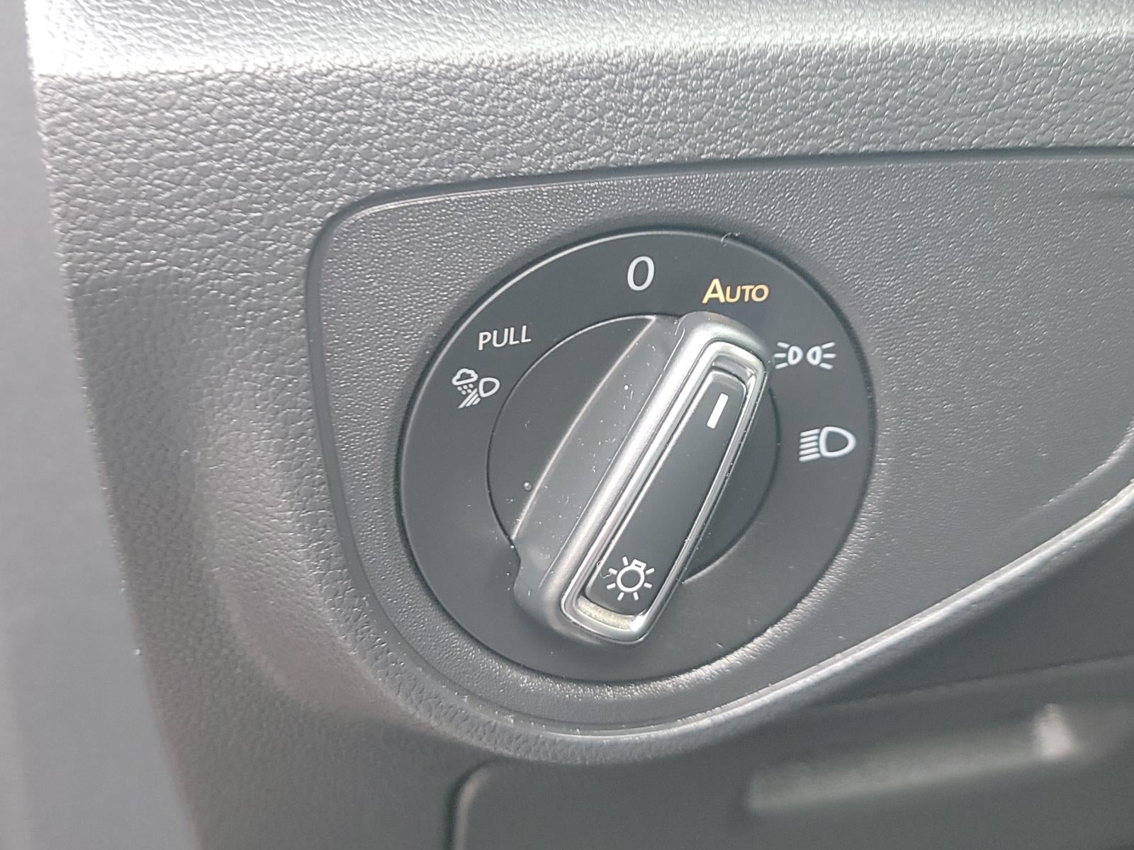 2021 Volkswagen Atlas 3.6L V6 SE w/Technology R-Line