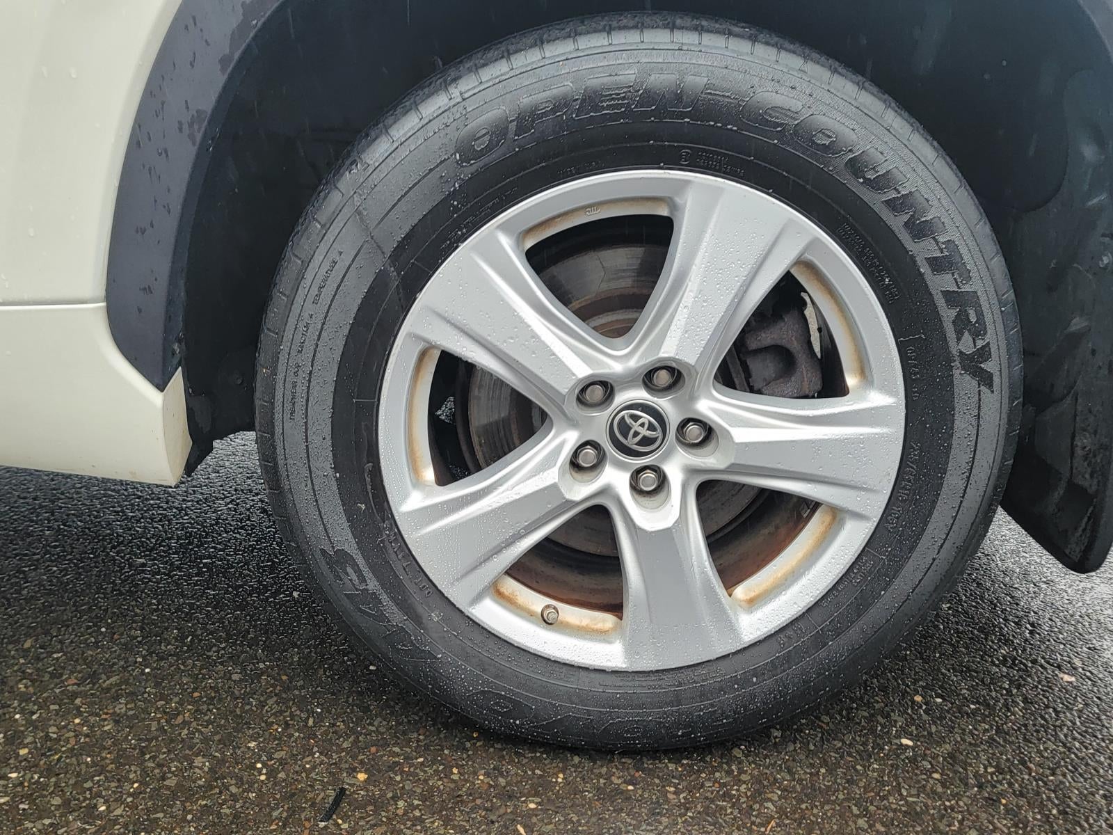 2020 Toyota Highlander LE