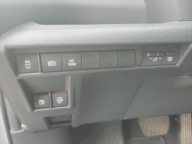 2023 Toyota Sienna Woodland Edition