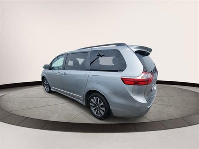 2019 Toyota Sienna XLE