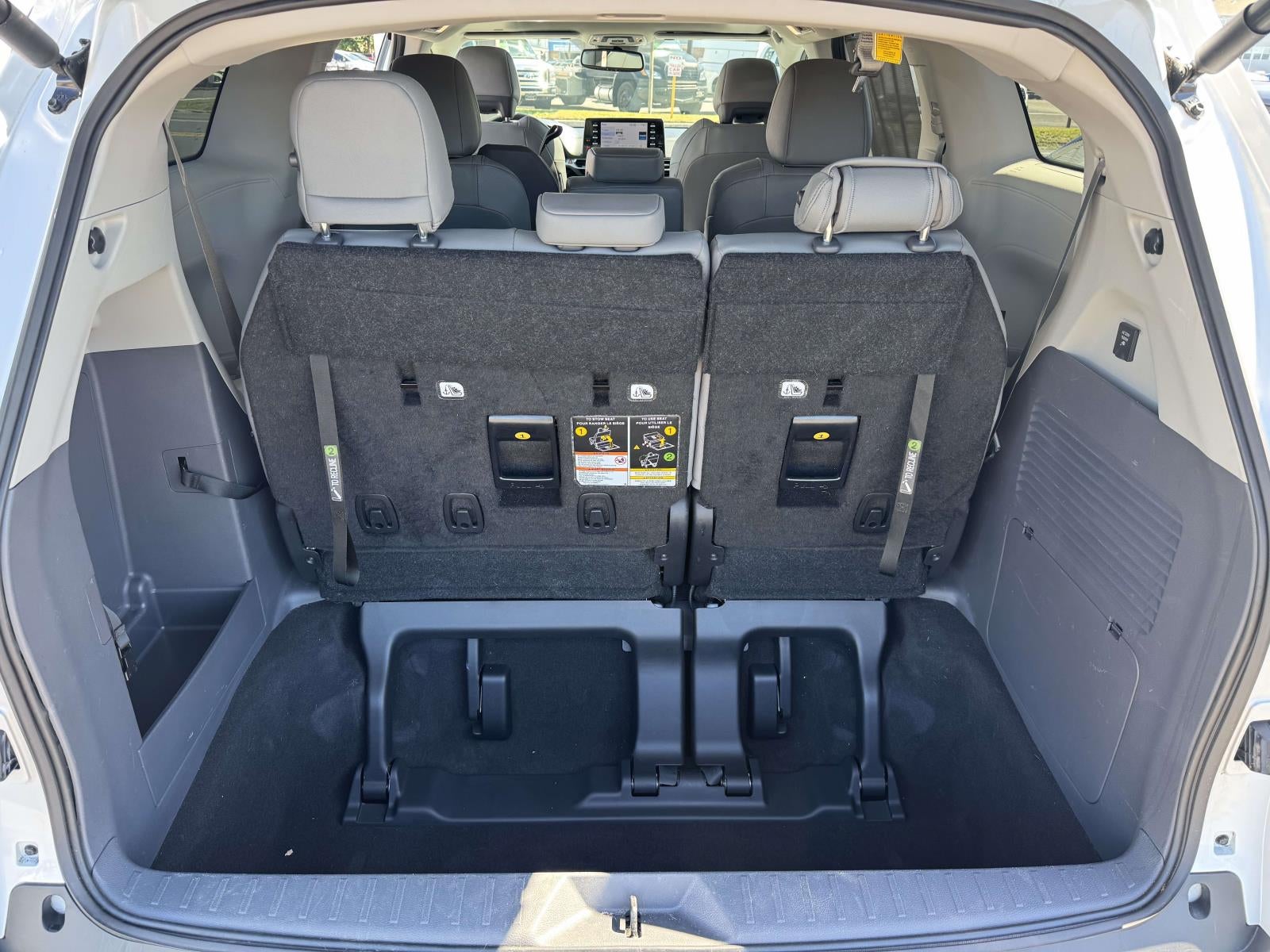 2024 Toyota Sienna XLE FWD 8-Passenger (Natl)