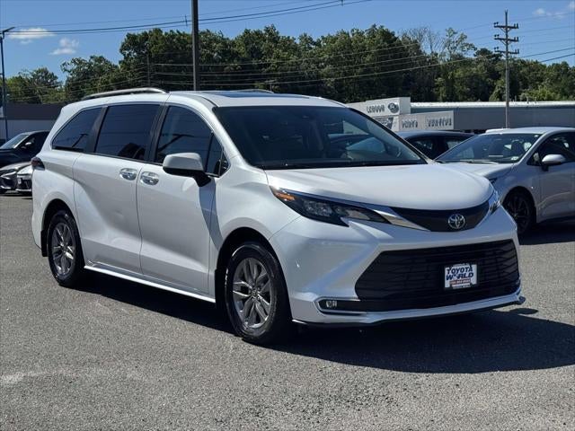 2024 Toyota Sienna XLE FWD 8-Passenger (Natl)