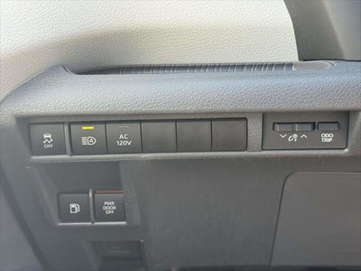 2024 Toyota Sienna XLE FWD 8-Passenger (Natl)