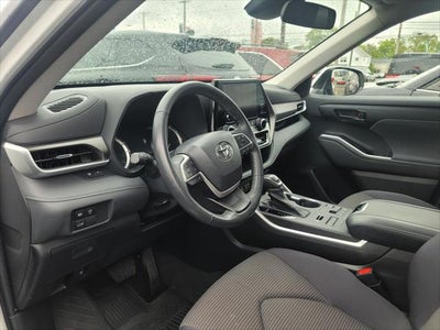 2023 Toyota Highlander LE