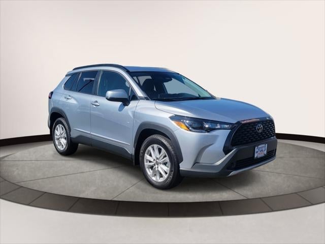 2024 Toyota Corolla Cross LE 4WD (Natl)