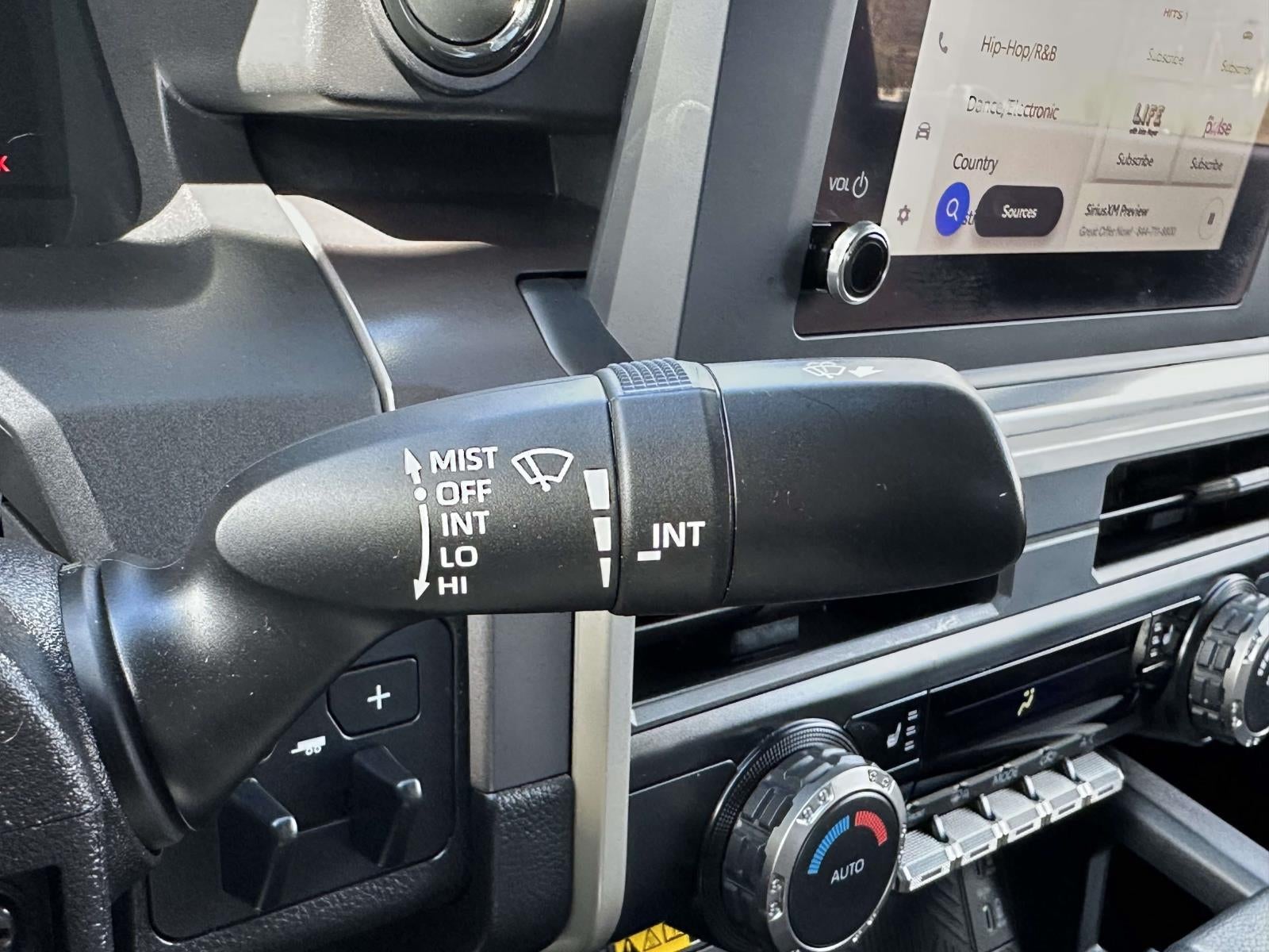 2025 Toyota Tacoma 4WD SR Double Cab 5' Bed AT (Natl)