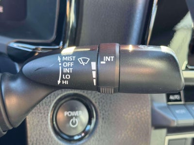 2025 Toyota Camry SE (Natl)