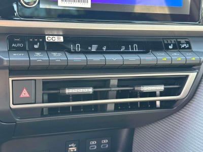 2025 Toyota Camry SE AWD