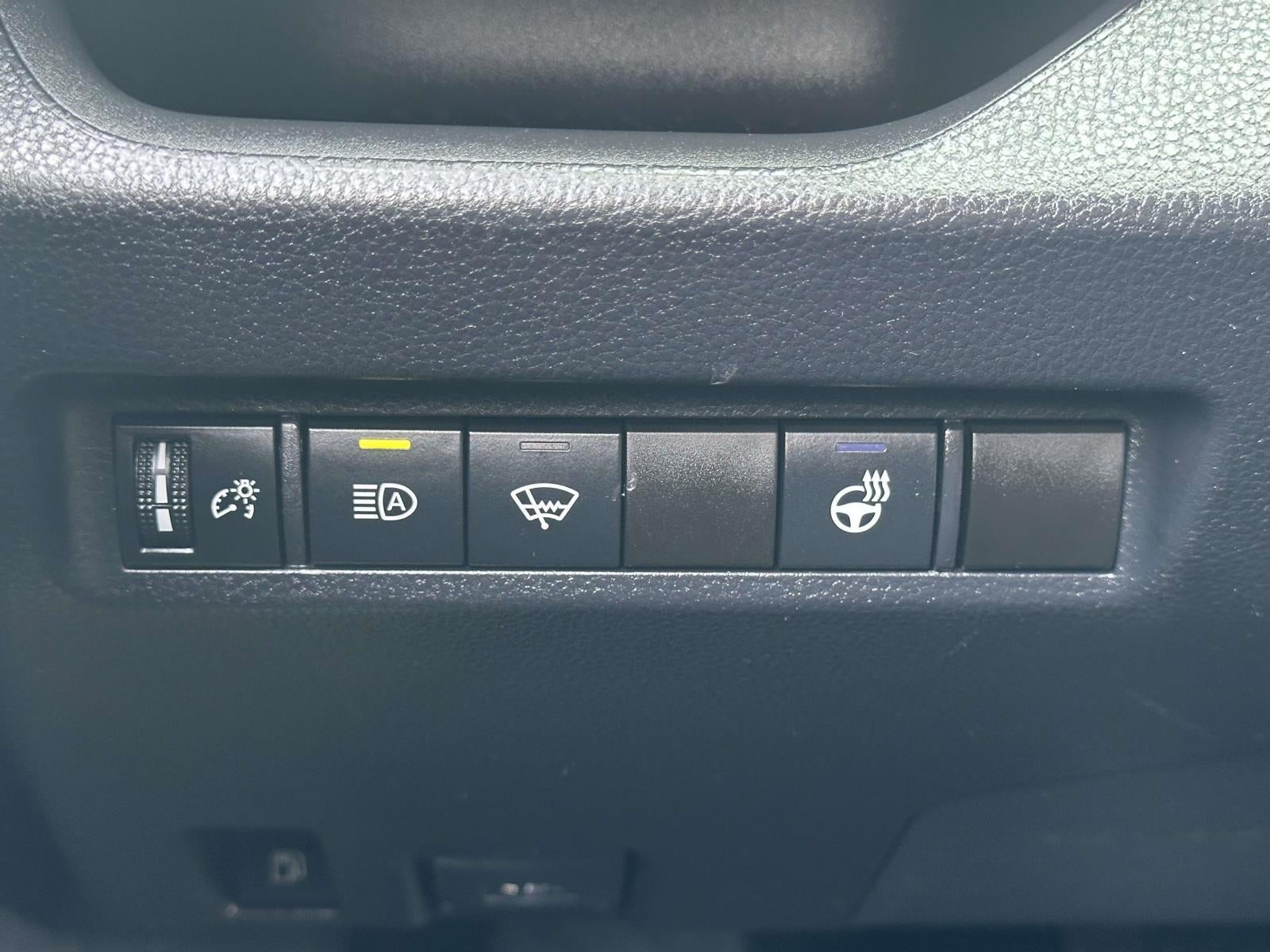 2022 Toyota RAV4 Hybrid XLE AWD (Natl)