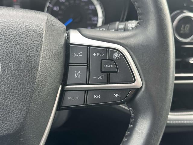 2022 Toyota Highlander Hybrid LE AWD (Natl)