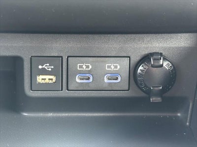 2022 Toyota Highlander Hybrid LE AWD (Natl)