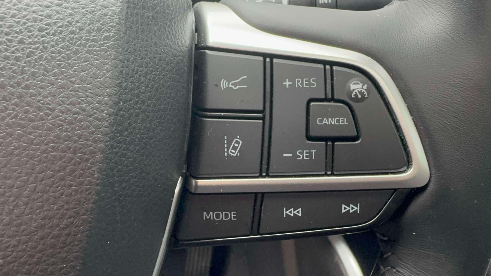 2023 Toyota Highlander Hybrid XLE AWD (Natl)