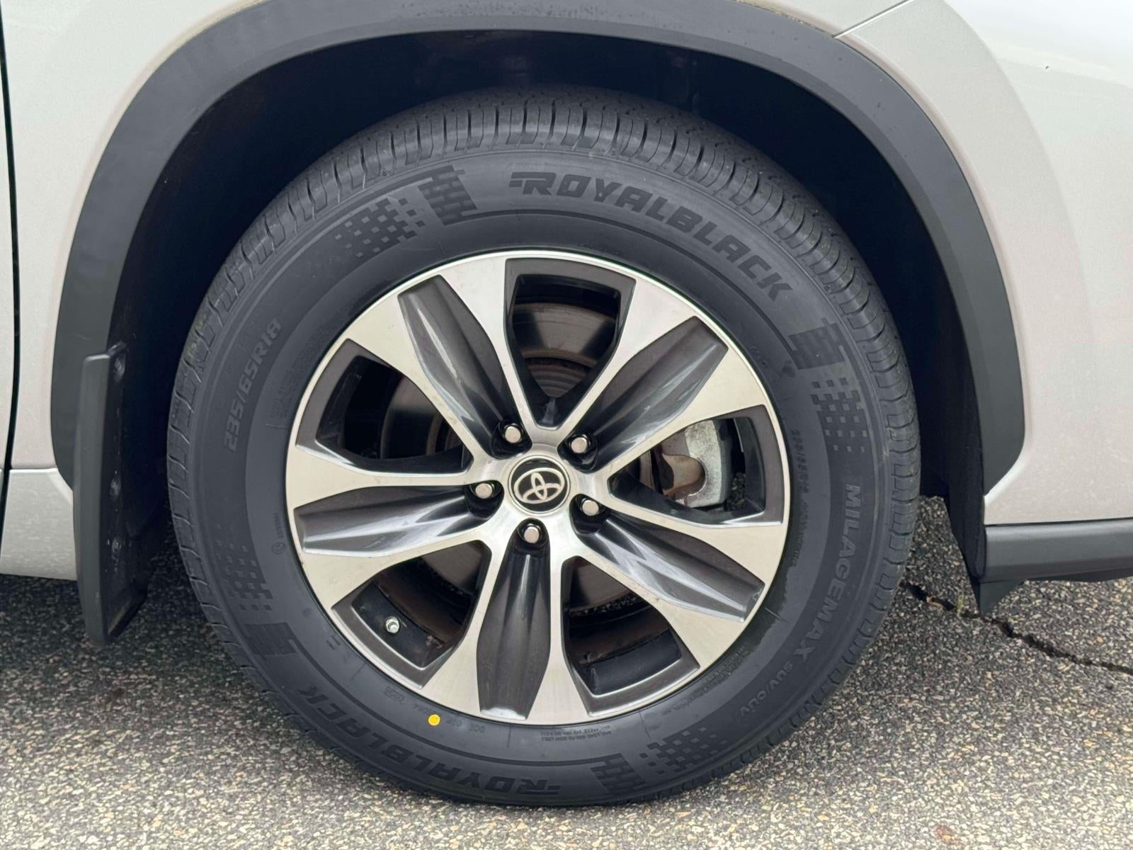 2023 Toyota Highlander Hybrid XLE AWD (Natl)