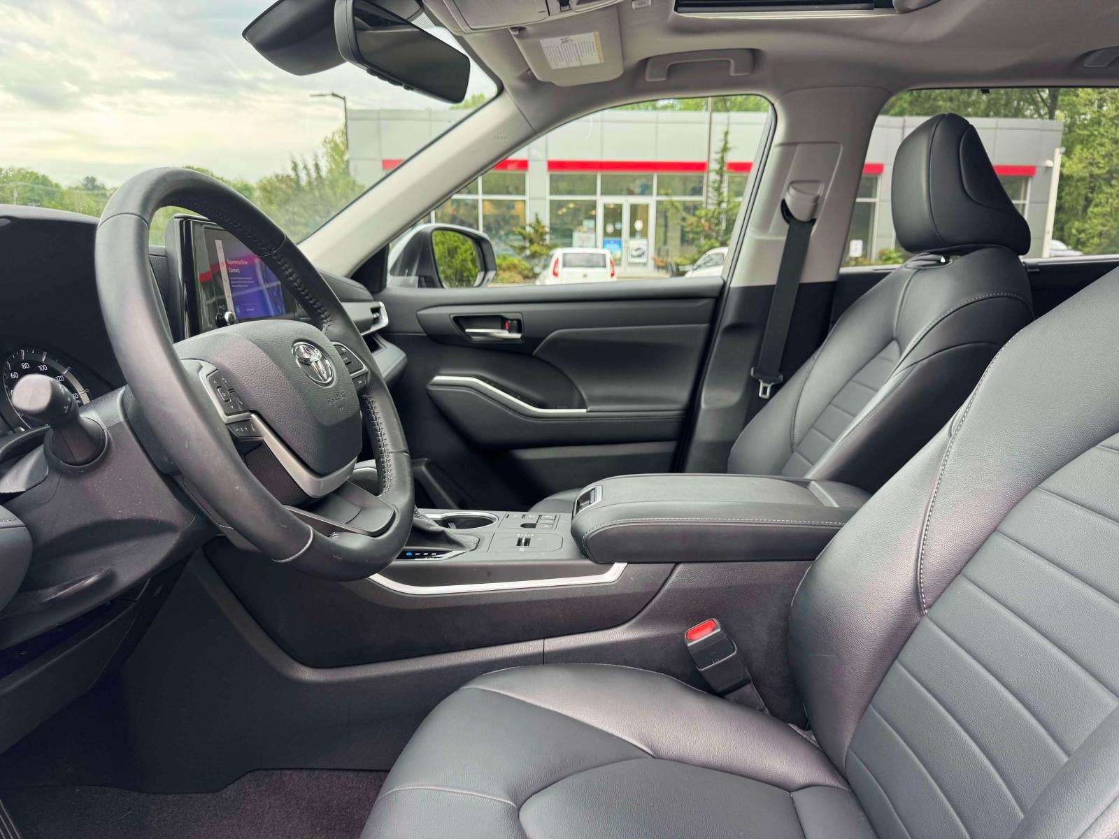 2023 Toyota Highlander Hybrid XLE AWD (Natl)
