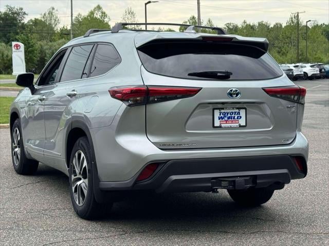 2023 Toyota Highlander Hybrid XLE AWD (Natl)