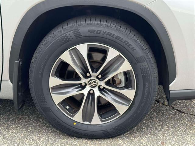 2023 Toyota Highlander Hybrid XLE AWD (Natl)