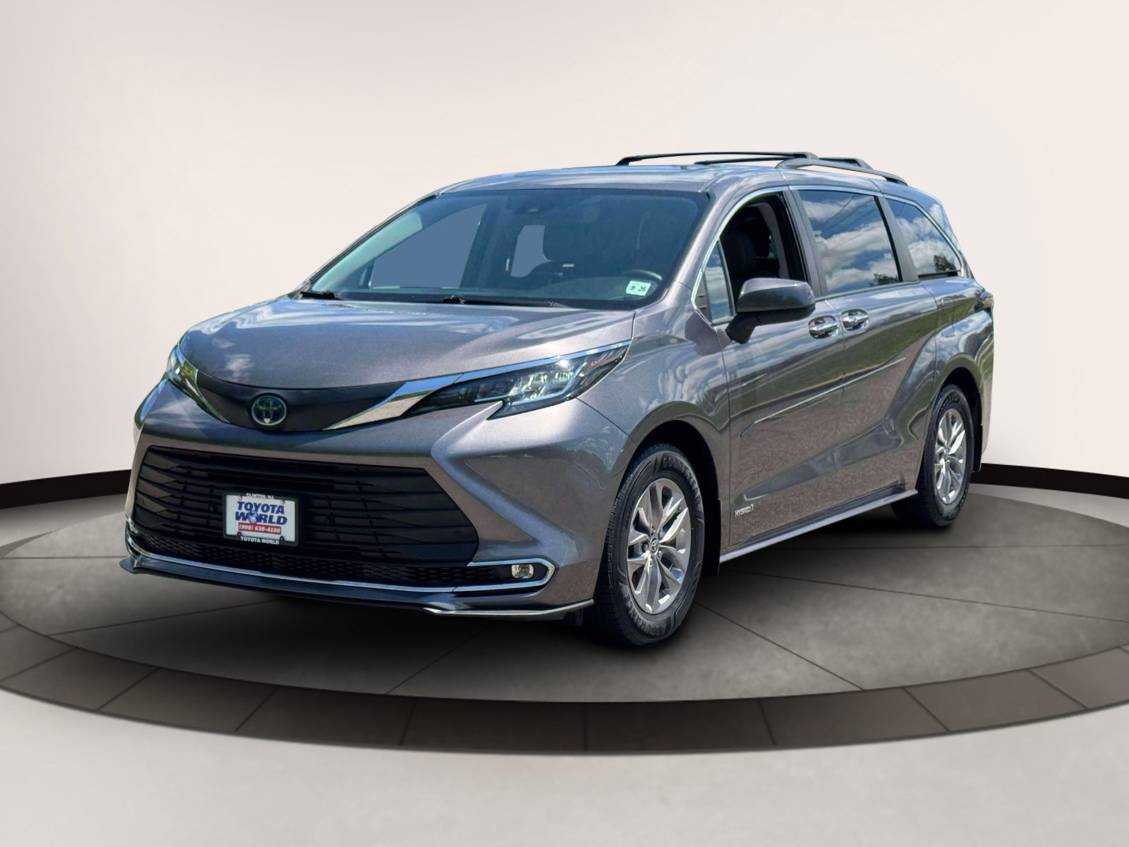 2021 Toyota Sienna XLE FWD 8-Passenger (Natl)
