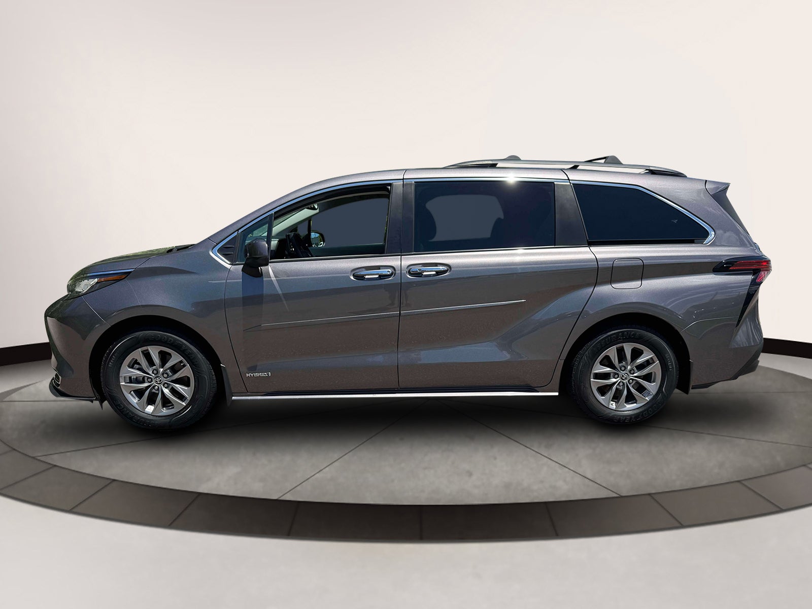 2021 Toyota Sienna XLE FWD 8-Passenger (Natl)