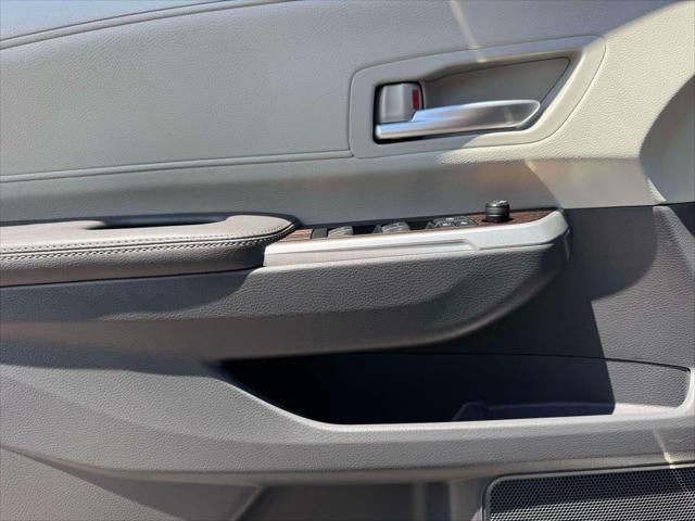 2021 Toyota Sienna XLE FWD 8-Passenger (Natl)