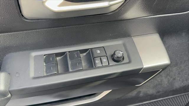 2023 Toyota Tundra 4WD SR5 CrewMax 5.5' Bed (Natl)