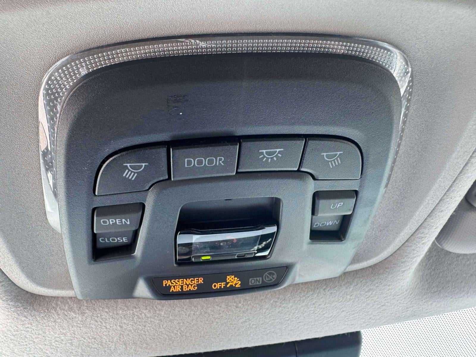 2023 Toyota Corolla Cross XLE 4WD (Natl)