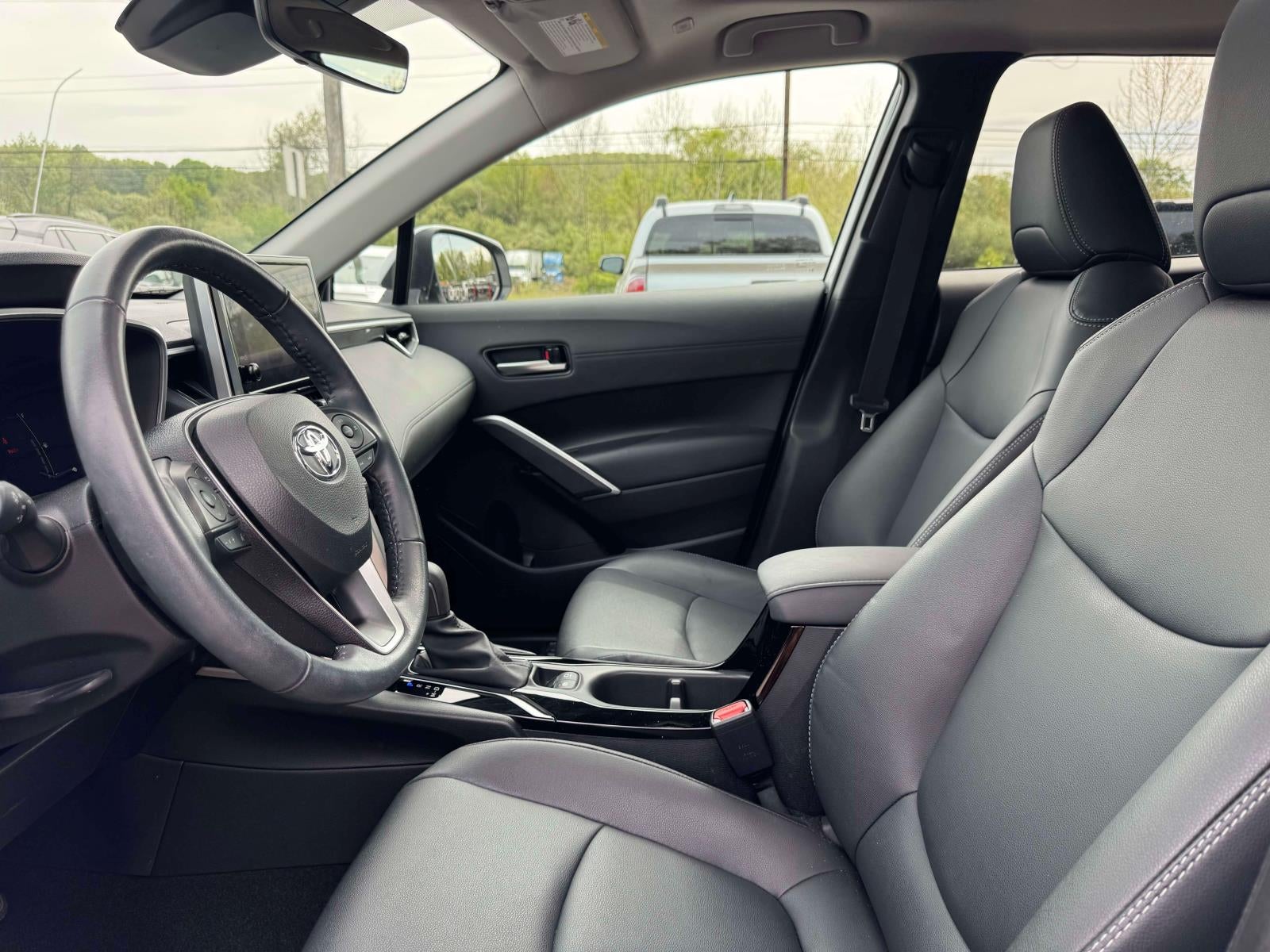 2023 Toyota Corolla Cross XLE 4WD (Natl)
