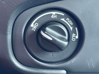 2024 Nissan Frontier Crew Cab 4x4 SV