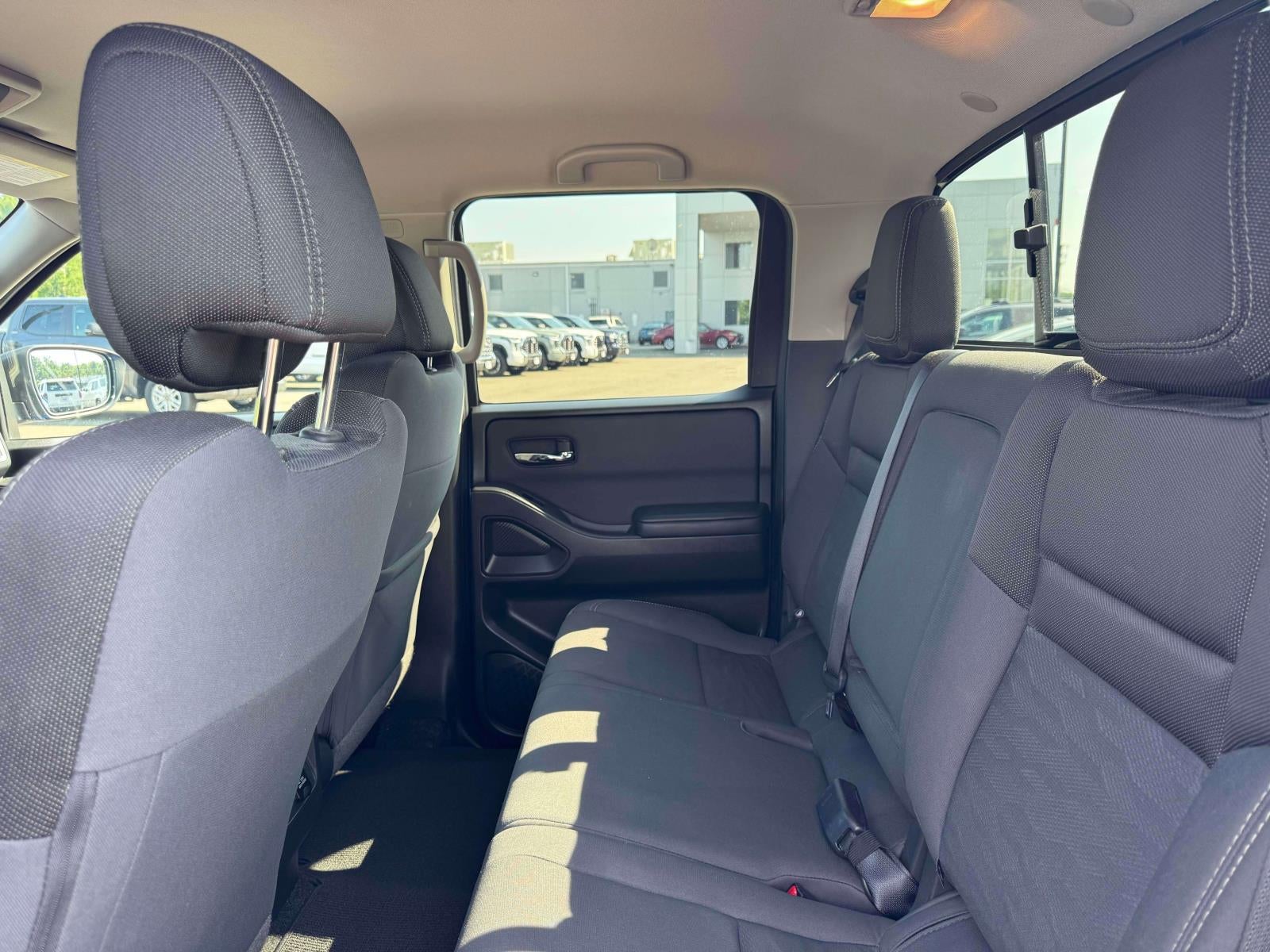 2024 Nissan Frontier Crew Cab 4x4 SV