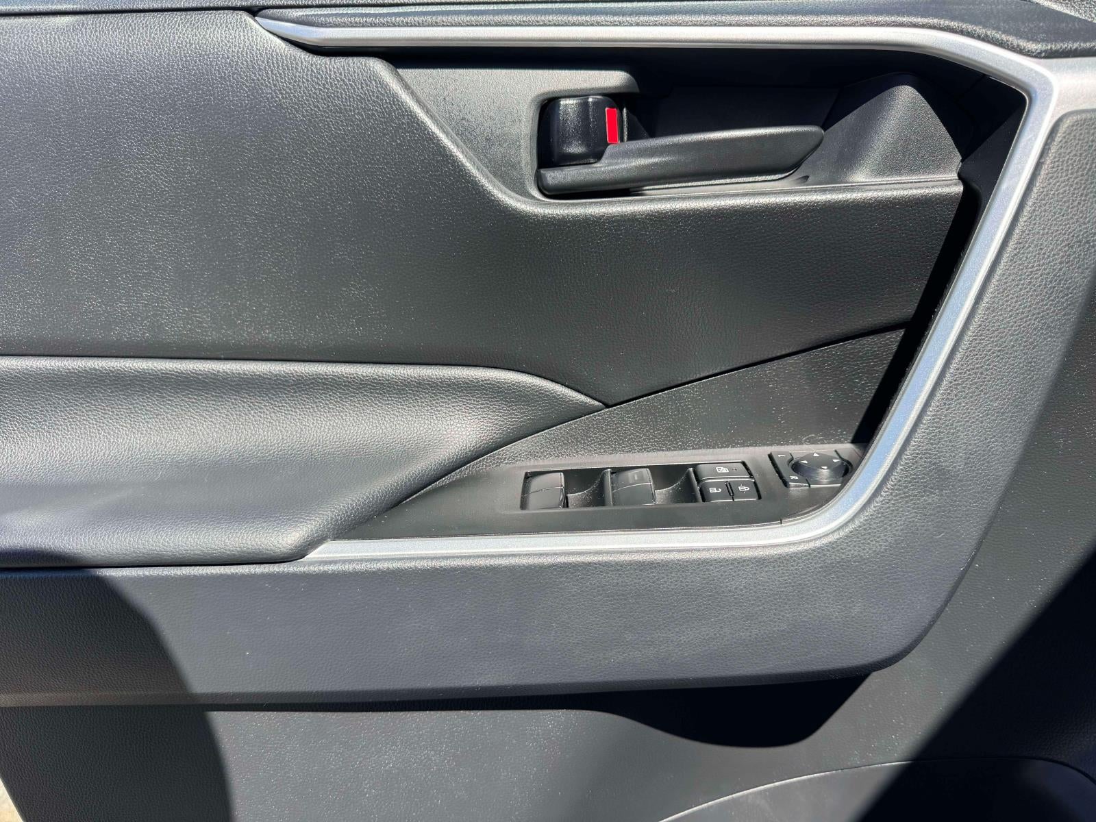 2025 Toyota RAV4 LE AWD (Natl)