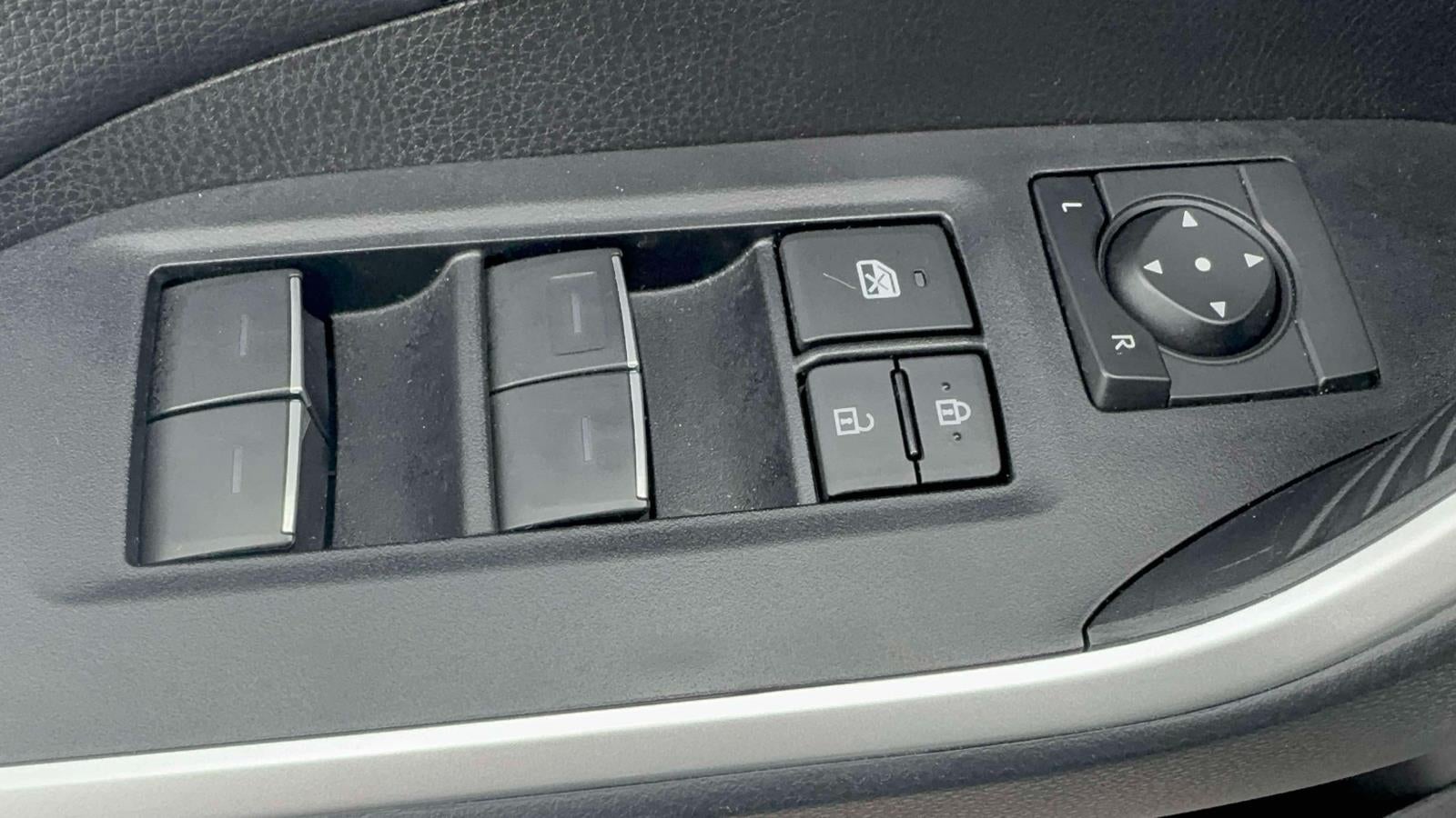 2025 Toyota RAV4 XLE AWD (Natl)