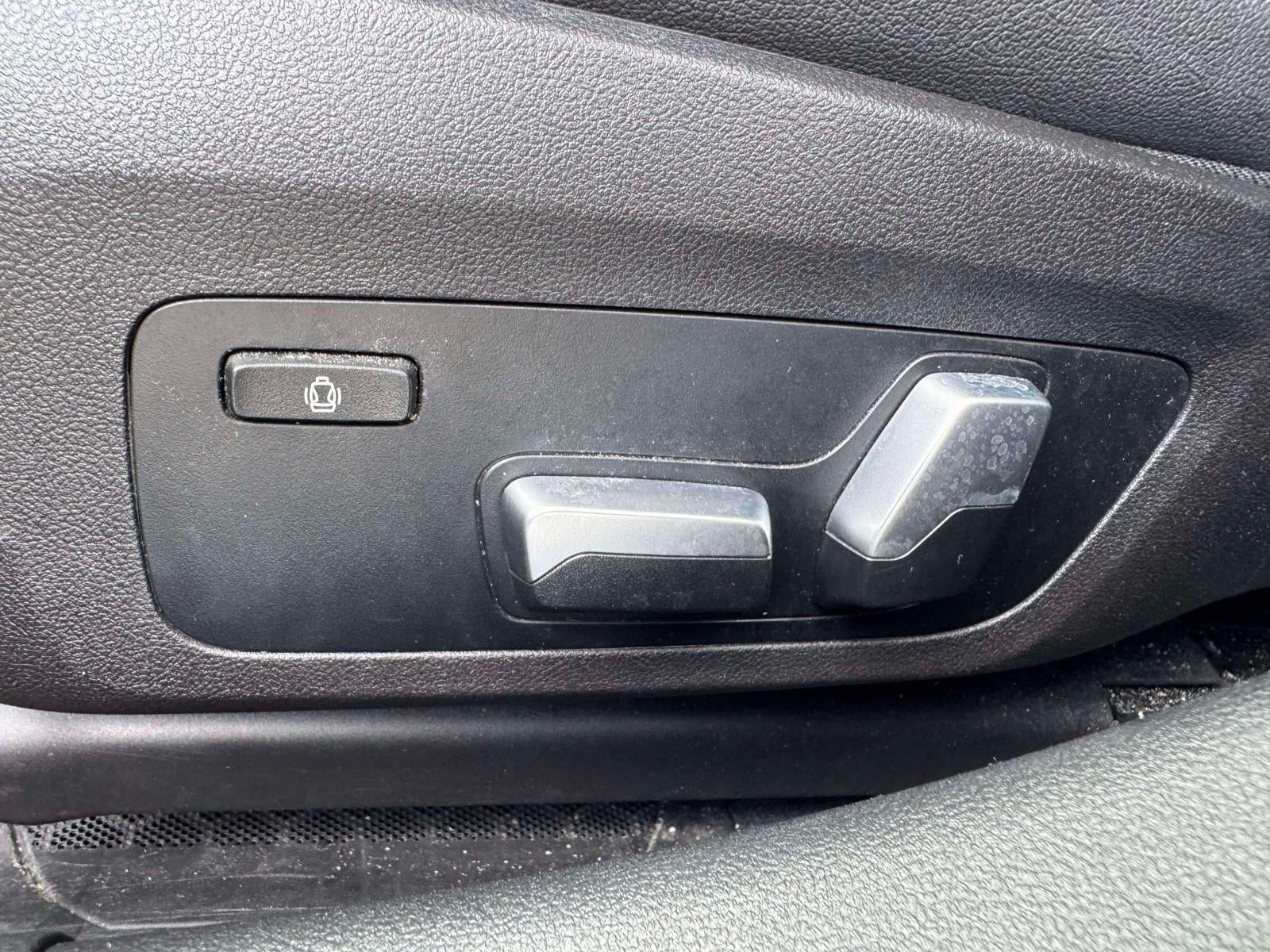2021 BMW 3 Series 330i xDrive Sedan North America
