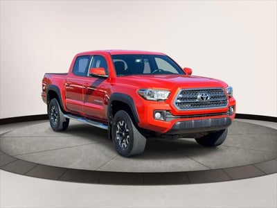 2017 Toyota Tacoma TRD Off Road Double Cab 5' Bed V6 4x4 AT (Natl)