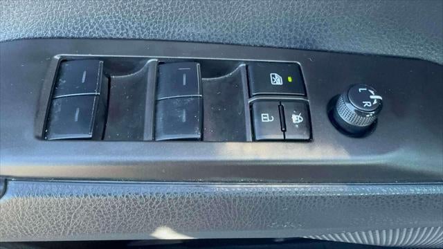 2023 Toyota Camry LE Auto (Natl)