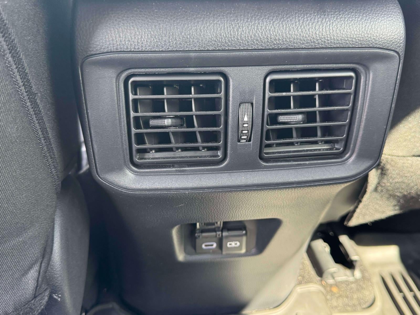 2024 Toyota RAV4 Hybrid XLE AWD (Natl)