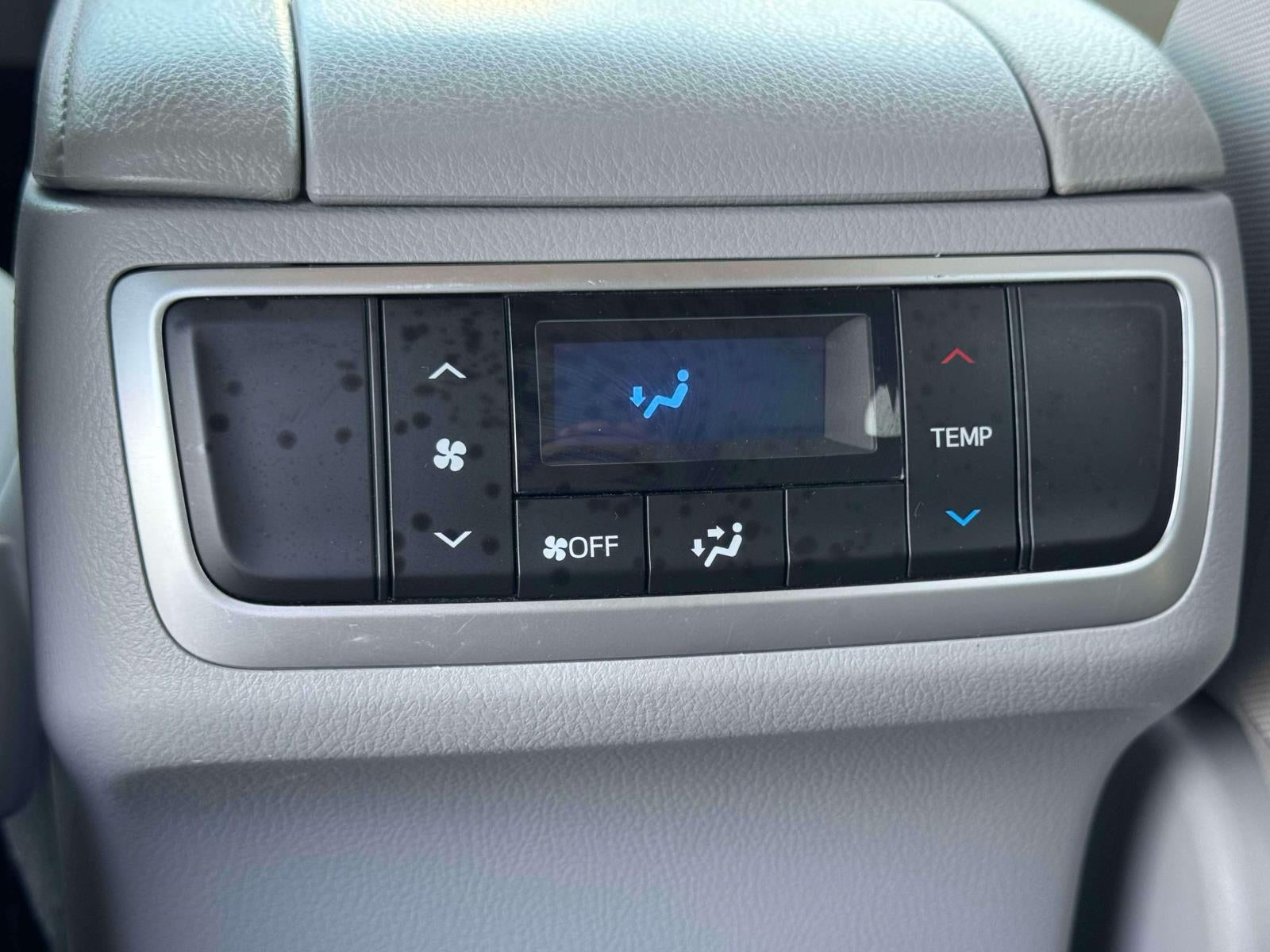 2019 Toyota Highlander LE V6 AWD (Natl)
