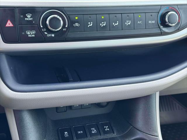 2019 Toyota Highlander LE V6 AWD (Natl)