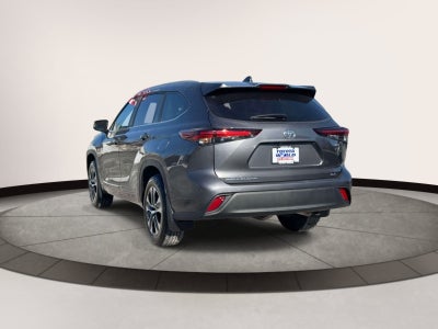 2025 Toyota Highlander Hybrid XLE AWD (Natl)