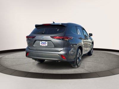 2025 Toyota Highlander Hybrid XLE AWD (Natl)