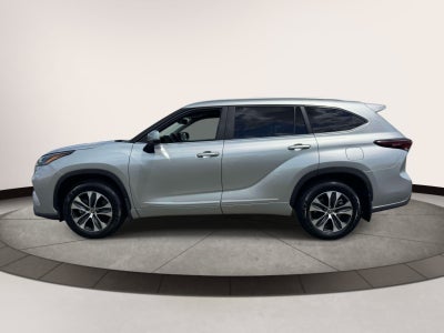 2025 Toyota Highlander Hybrid XLE AWD (Natl)