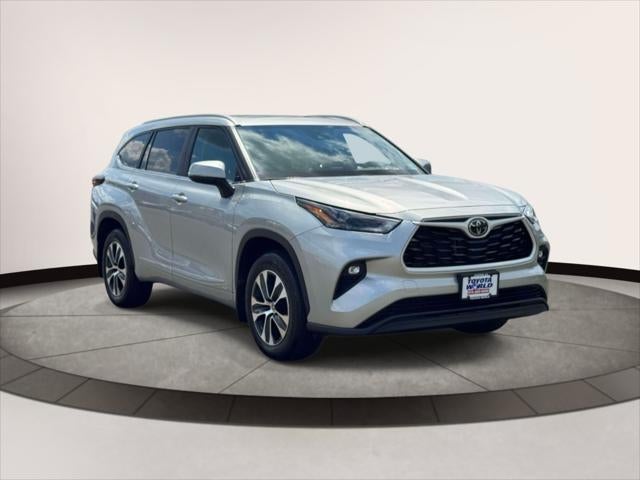 2025 Toyota Highlander Hybrid XLE AWD (Natl)