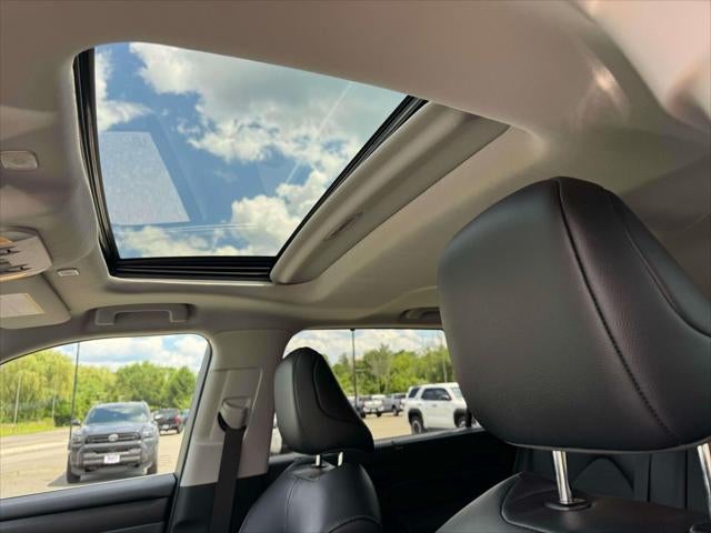 2025 Toyota Highlander Hybrid XLE AWD (Natl)