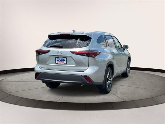 2025 Toyota Highlander Hybrid XLE AWD (Natl)