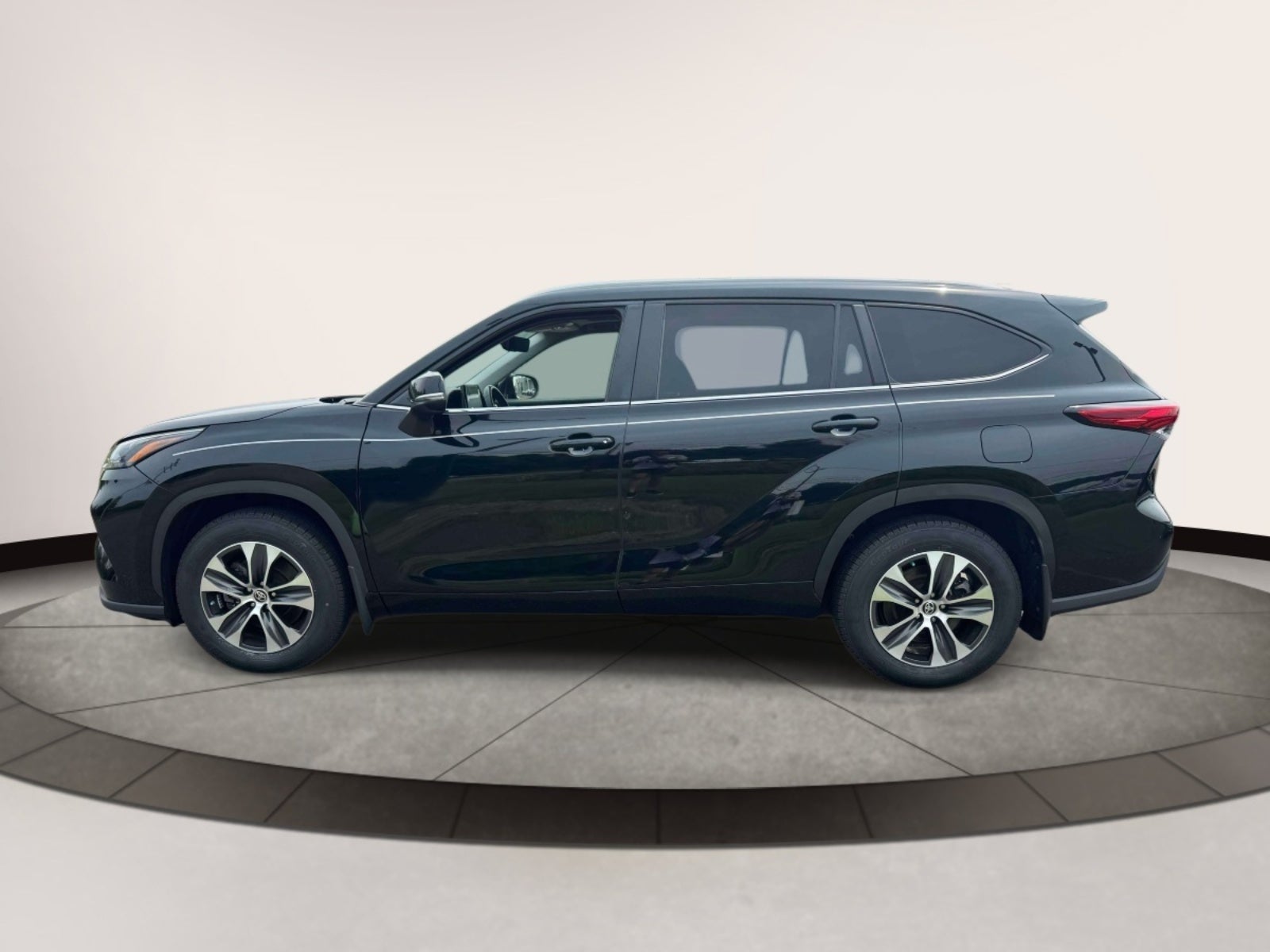 2023 Toyota Highlander XLE AWD (Natl)