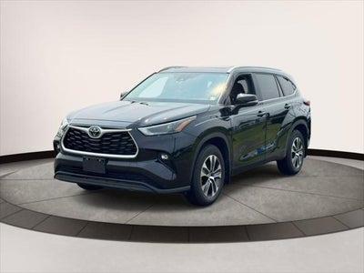 2023 Toyota Highlander XLE AWD (Natl)