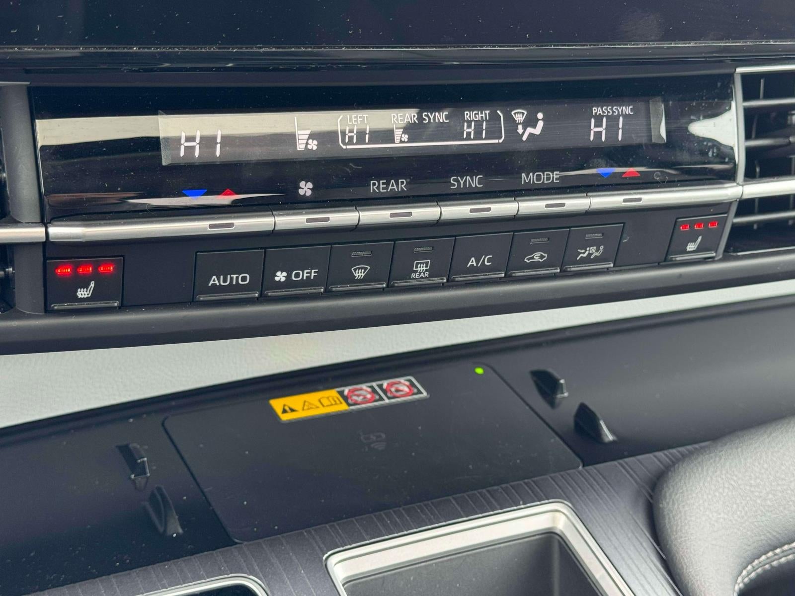 2025 Toyota Sienna XLE AWD 7-Passenger (Natl)