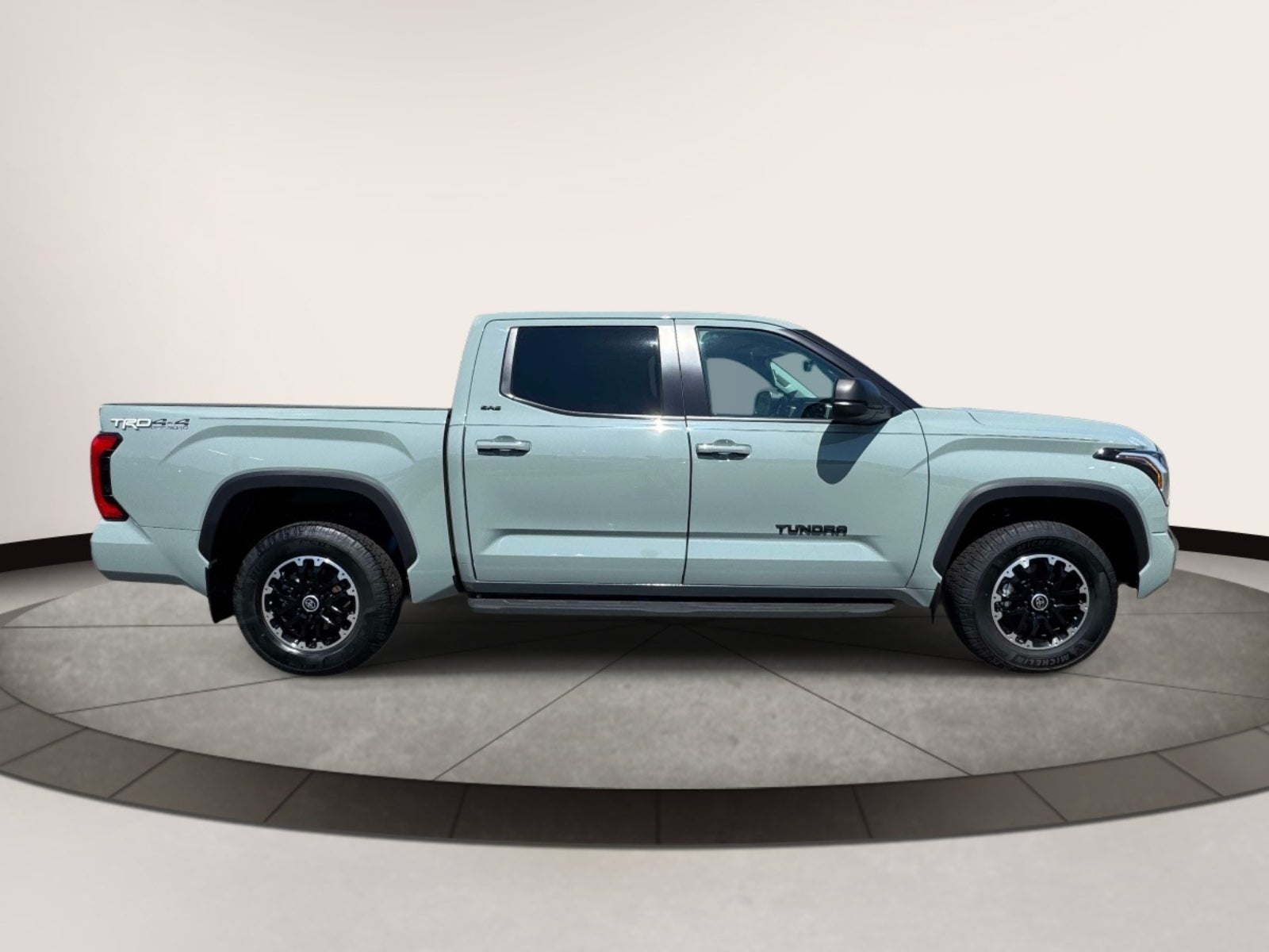2024 Toyota Tundra 4WD SR5 CrewMax 5.5' Bed (Natl)