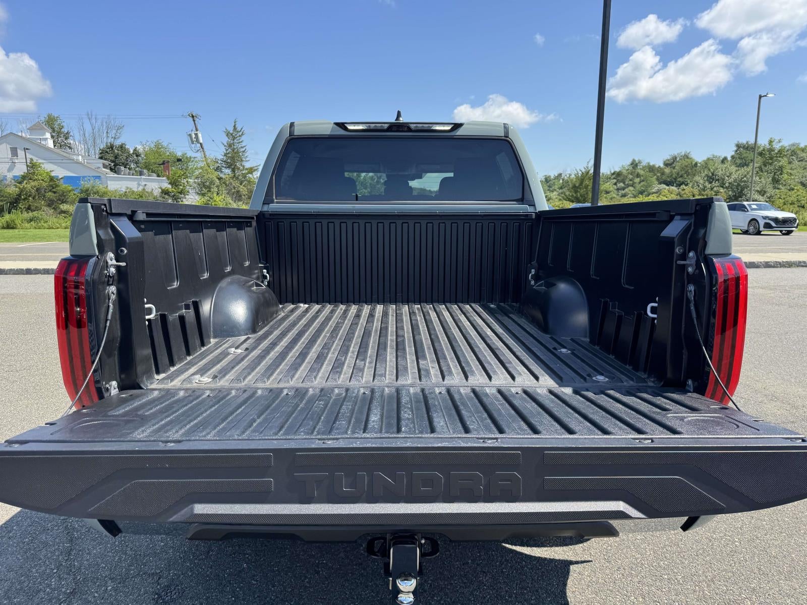2024 Toyota Tundra 4WD SR5 CrewMax 5.5' Bed (Natl)