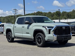 2024 Toyota Tundra 4WD SR5 CrewMax 5.5' Bed (Natl)