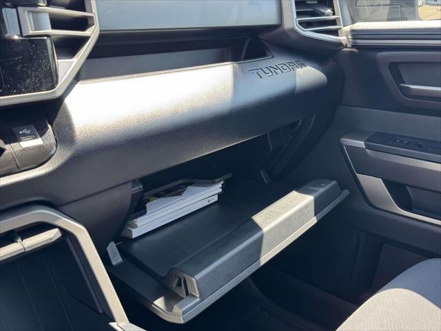 2024 Toyota Tundra 4WD SR5 CrewMax 5.5' Bed (Natl)