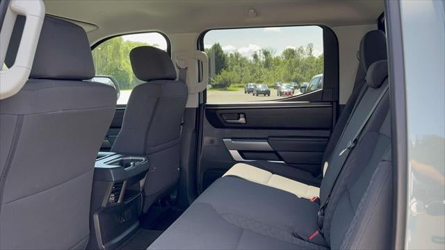 2024 Toyota Tundra 4WD SR5 CrewMax 5.5' Bed (Natl)